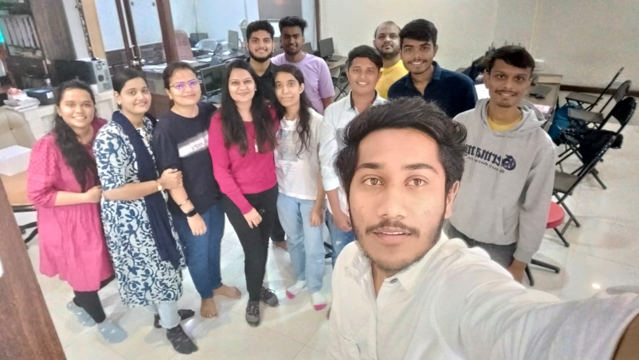 WhatsApp Image 2025-10-08 at 13.12.09